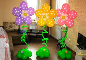 Вы можете заказать доставку цветов из воздушных шаров в Киеве или доставку шаров в Днепропетровске 
